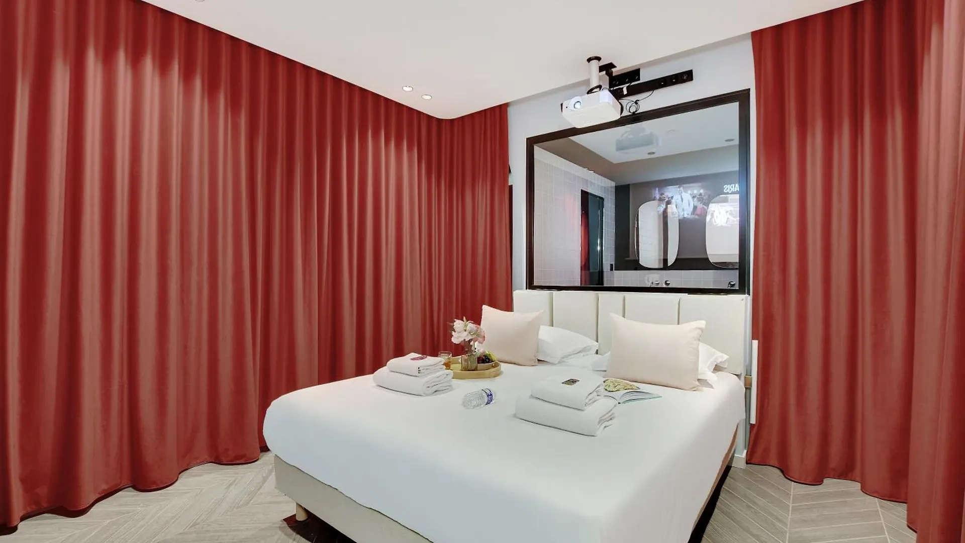 Magnifique Studio 2P Avec Jacuzzi Et Cinema パリ